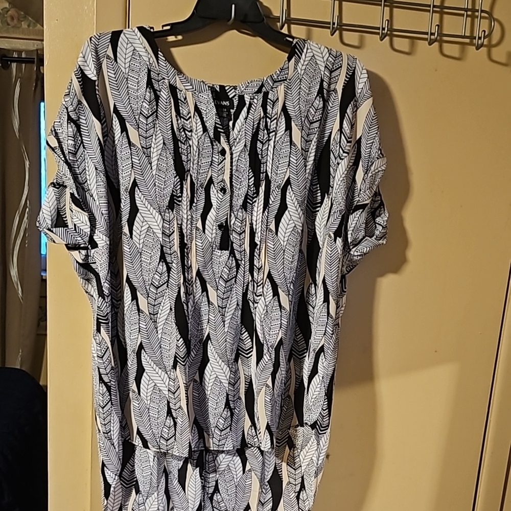Evans Black and Cream Short Sleeve Hi-lo  Blouse